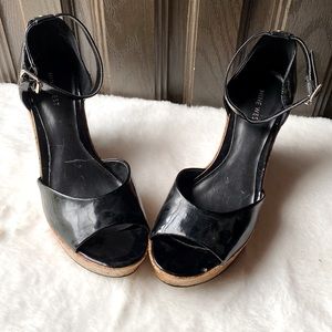 NINE WEST PATTE LEATHER WEDGE ( BRAND NEW ) BOTTOM OF SHOES ARE SCUFFED